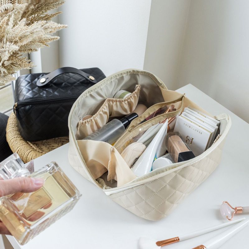 OlsenHome Makeup veske | Beige og svart sminkepung med rominndeling