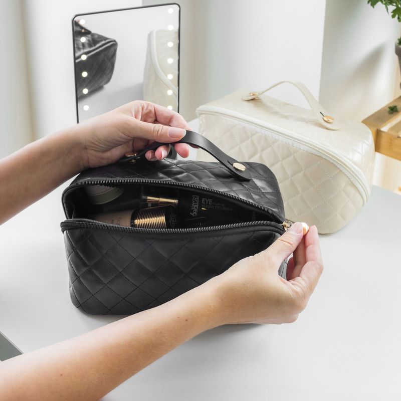 OlsenHome Makeup veske | Beige og svart sminkepung med rominndeling