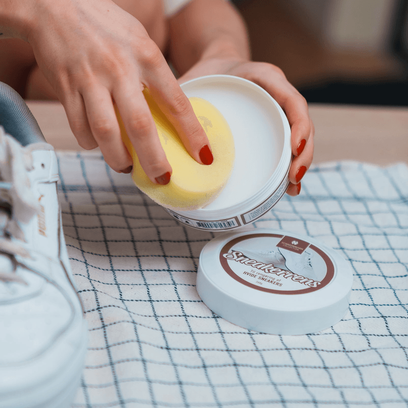 Sneakerrens for hvite sko | Enkel og effektiv skopleie