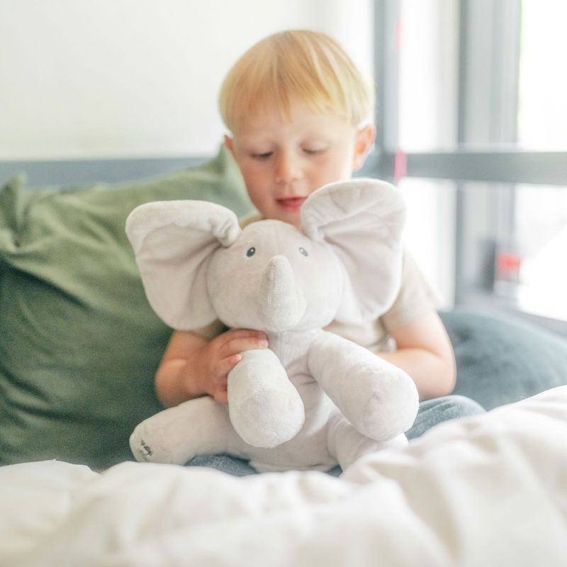 Interactive Peekaboo - elephant | Moving ears &amp; music